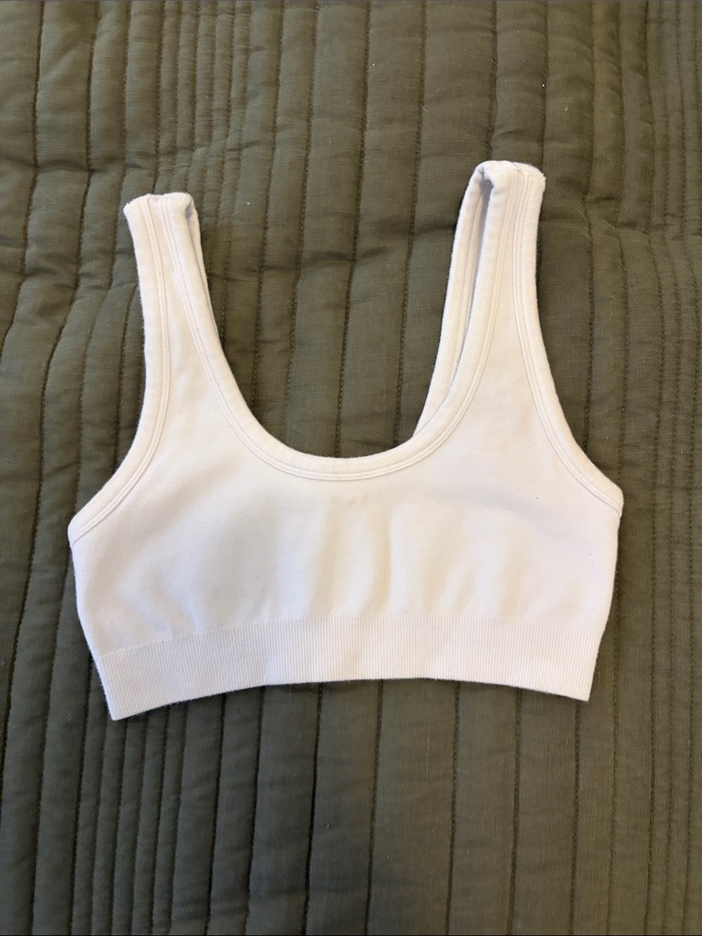 ALO White Seamless Scoop Sports Bra